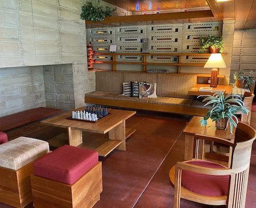 Discover the natural wonder in the architecture of Frank Lloyd Wright! Click for a tour with Wings, Worms, and Wonder!