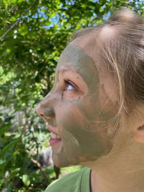 It's International Mud Day and Wonder Wednesday! Click to celebrate by making your own herbal mud masks!